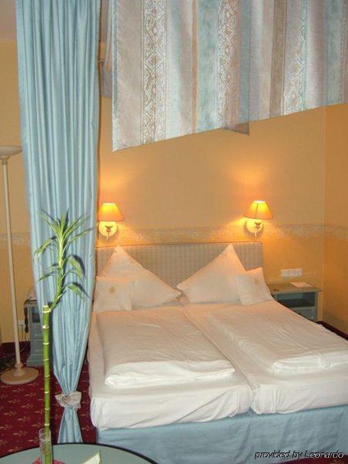 Burghotel Staufenberg Staufenberg  Quarto foto